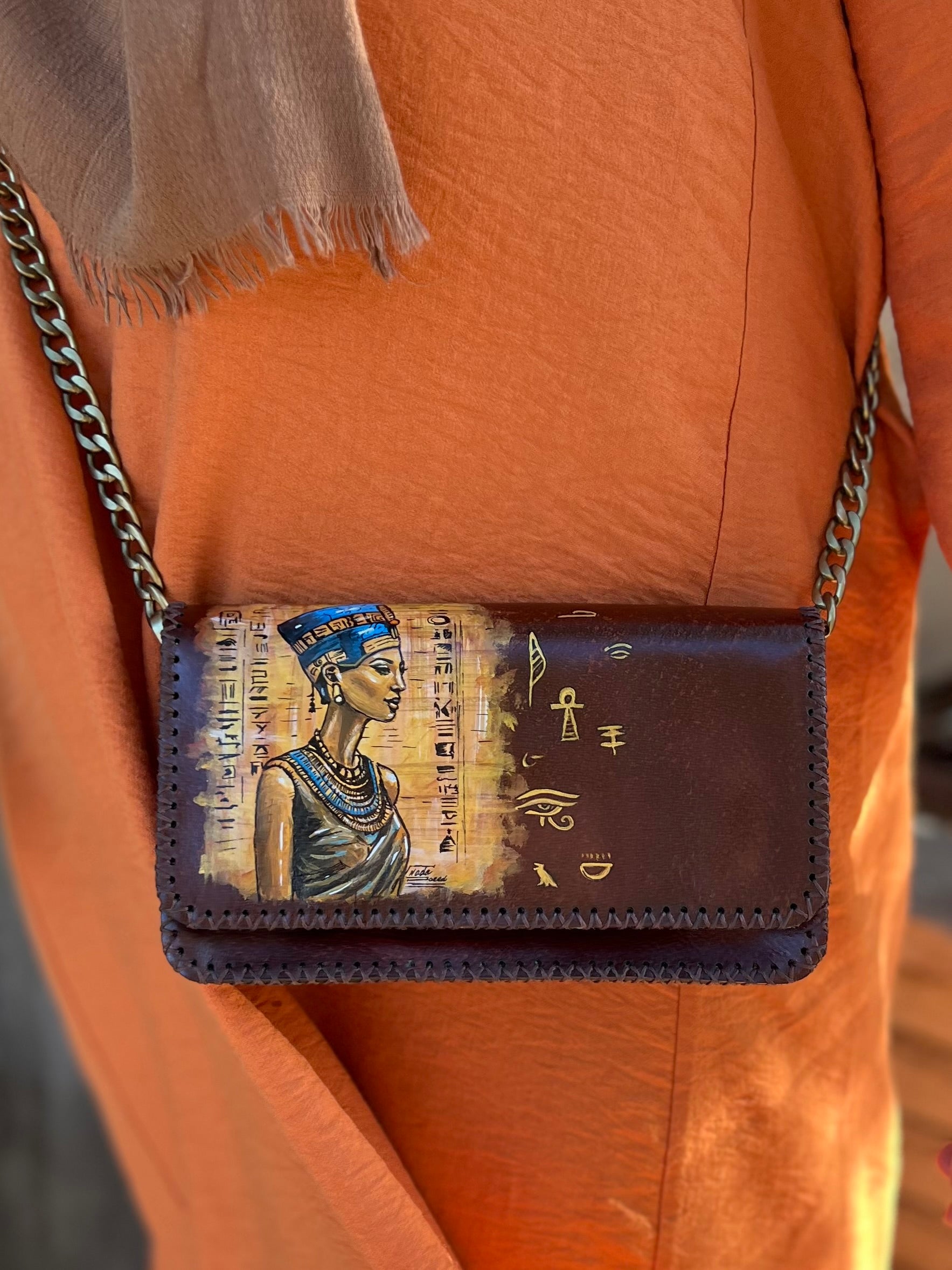 Nefertiti bag